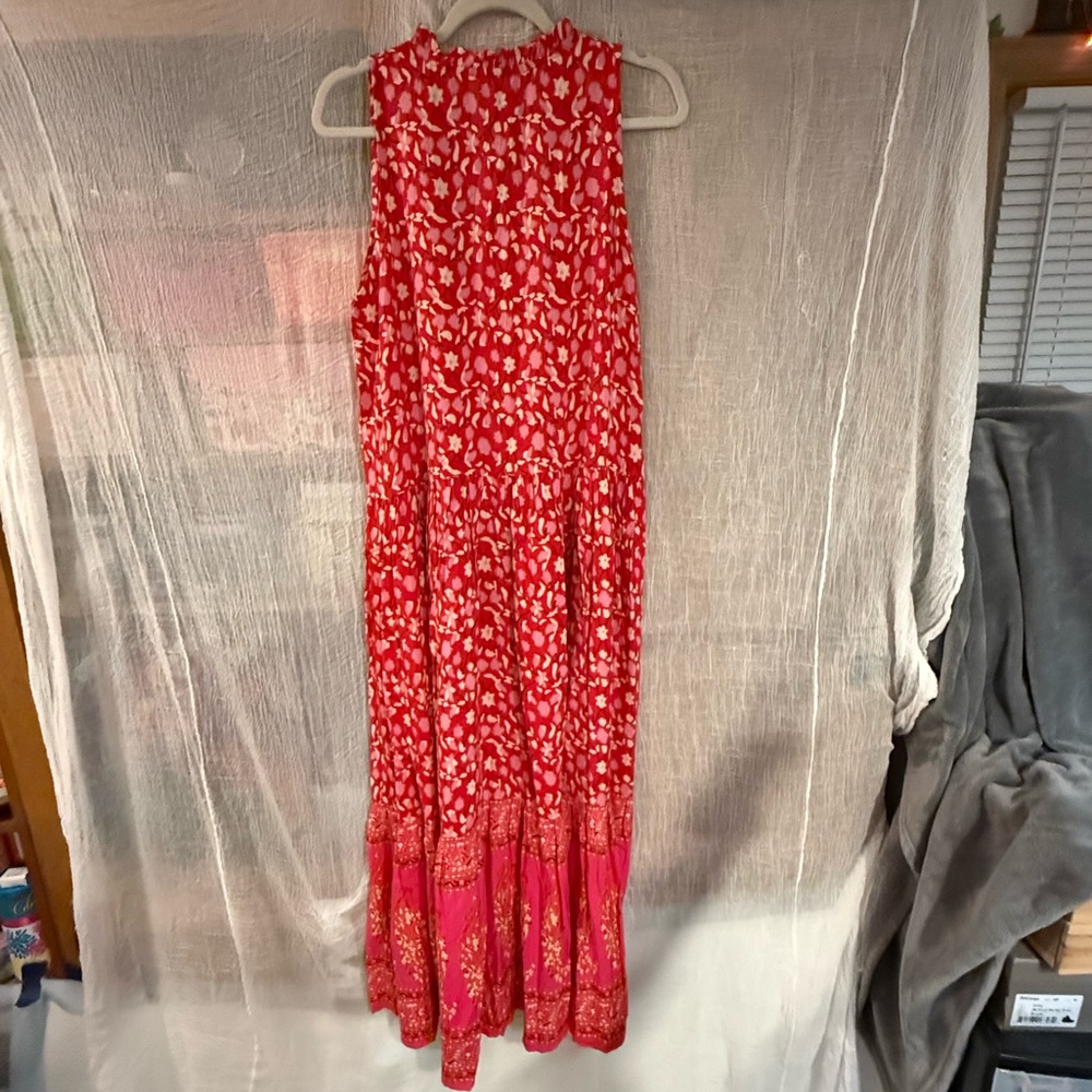 Elegant Red Patterned Maxi Dress - Picture 2 of 5